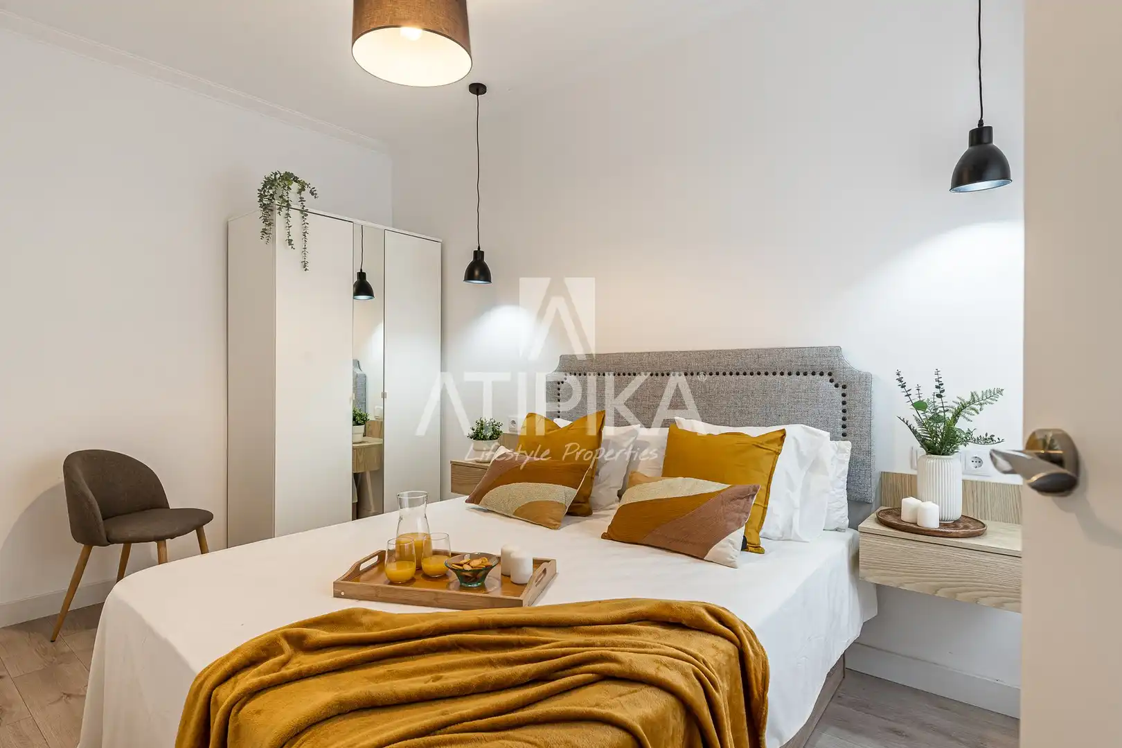 Bedroom of Flat for rent in Barcelona  with Air Conditioner, Heating and Parquet flooring