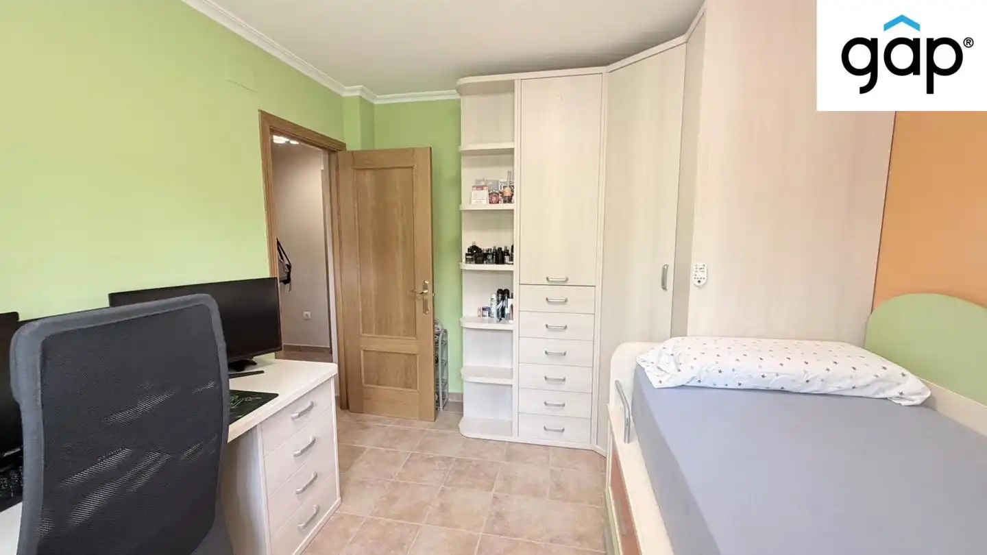 Bedroom of Houses for sale in Arcas del Villar  with Heating, Private garden and Furnished