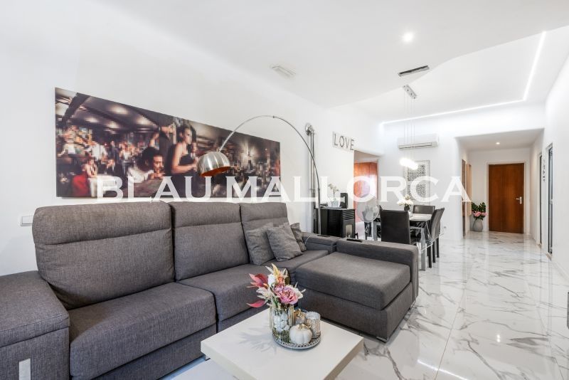 Sala d'estar de Casa adosada en venda en Manacor