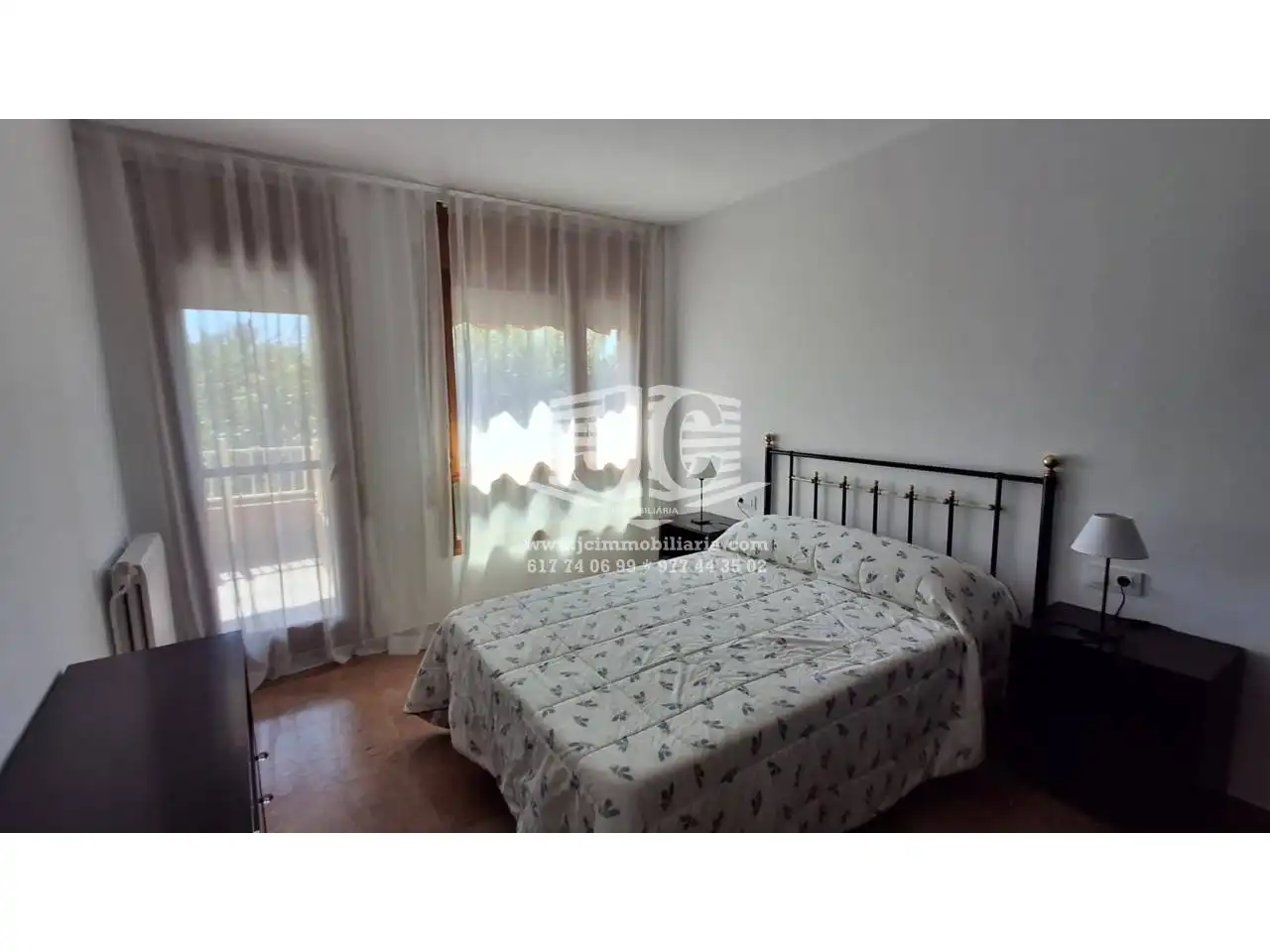 Habitación de Piso de alquiler en Tortosa con Aire acondicionado, Terraza y Amueblado