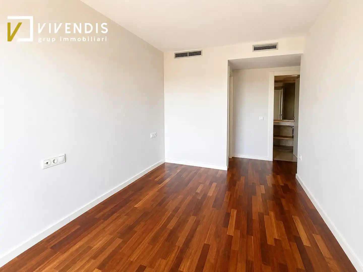 Schlafzimmer von Wohnung zum Verkauf in Lleida mit Klimaanlage, Heizung und Privatgarten