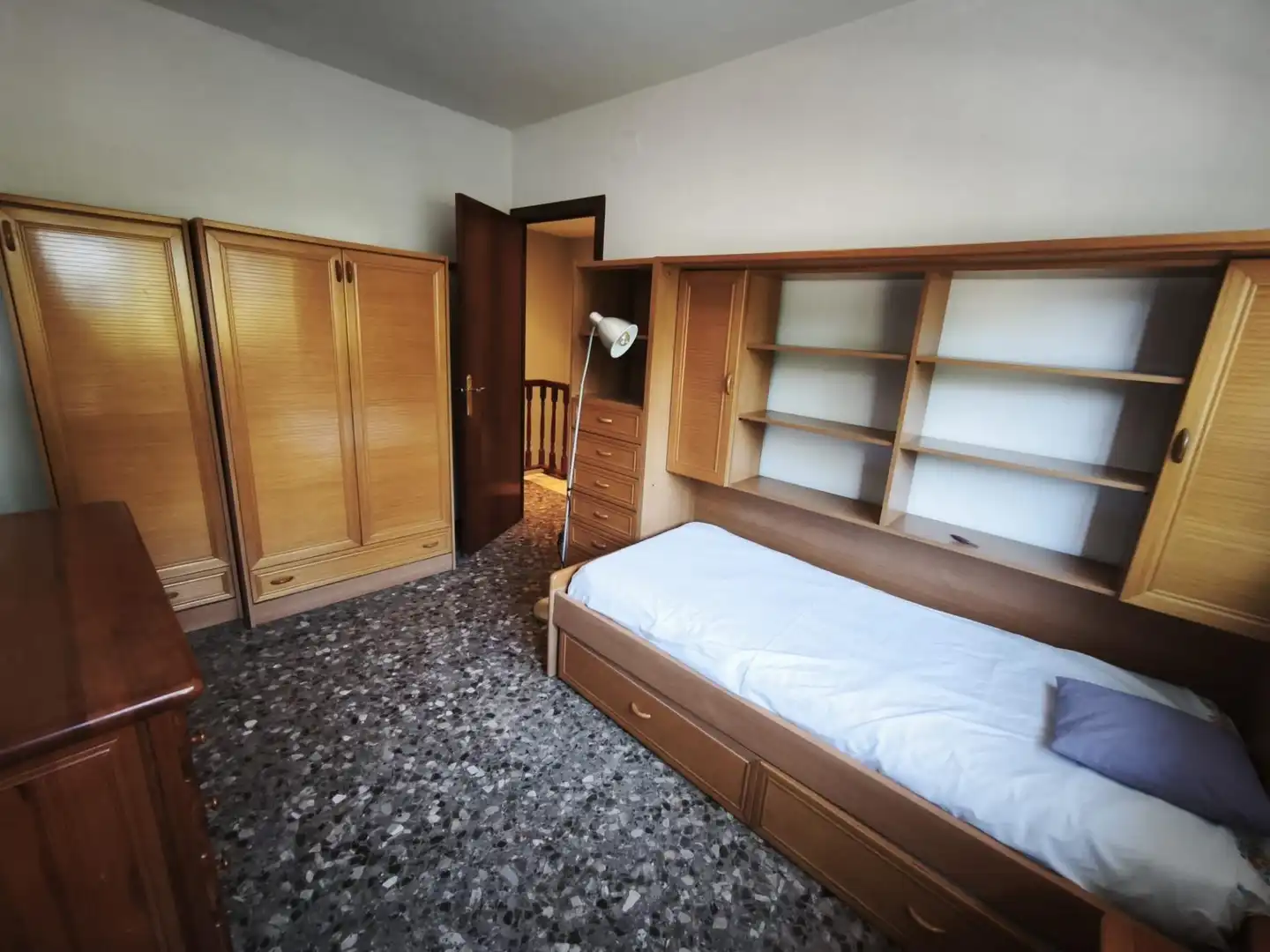 Habitación de Dúplex en venta en Montcada i Reixac con Calefacción y Terraza