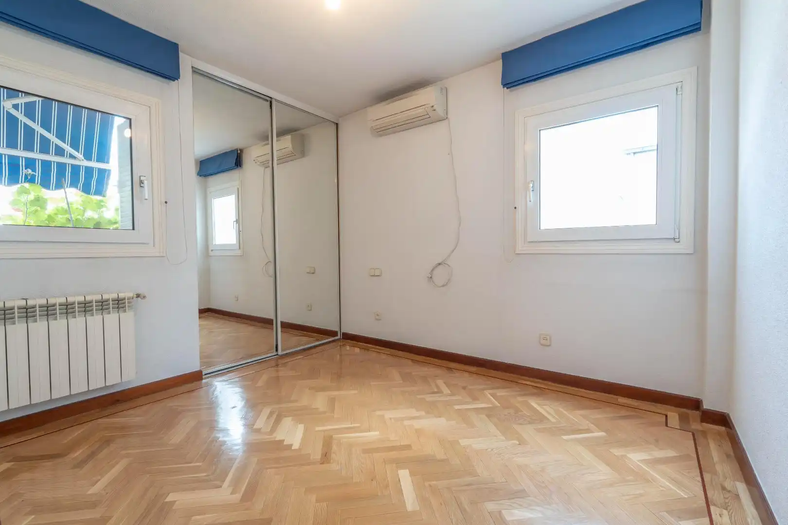 Casa aparellada amb piscina en venda a Avenida Europa, imagen 37