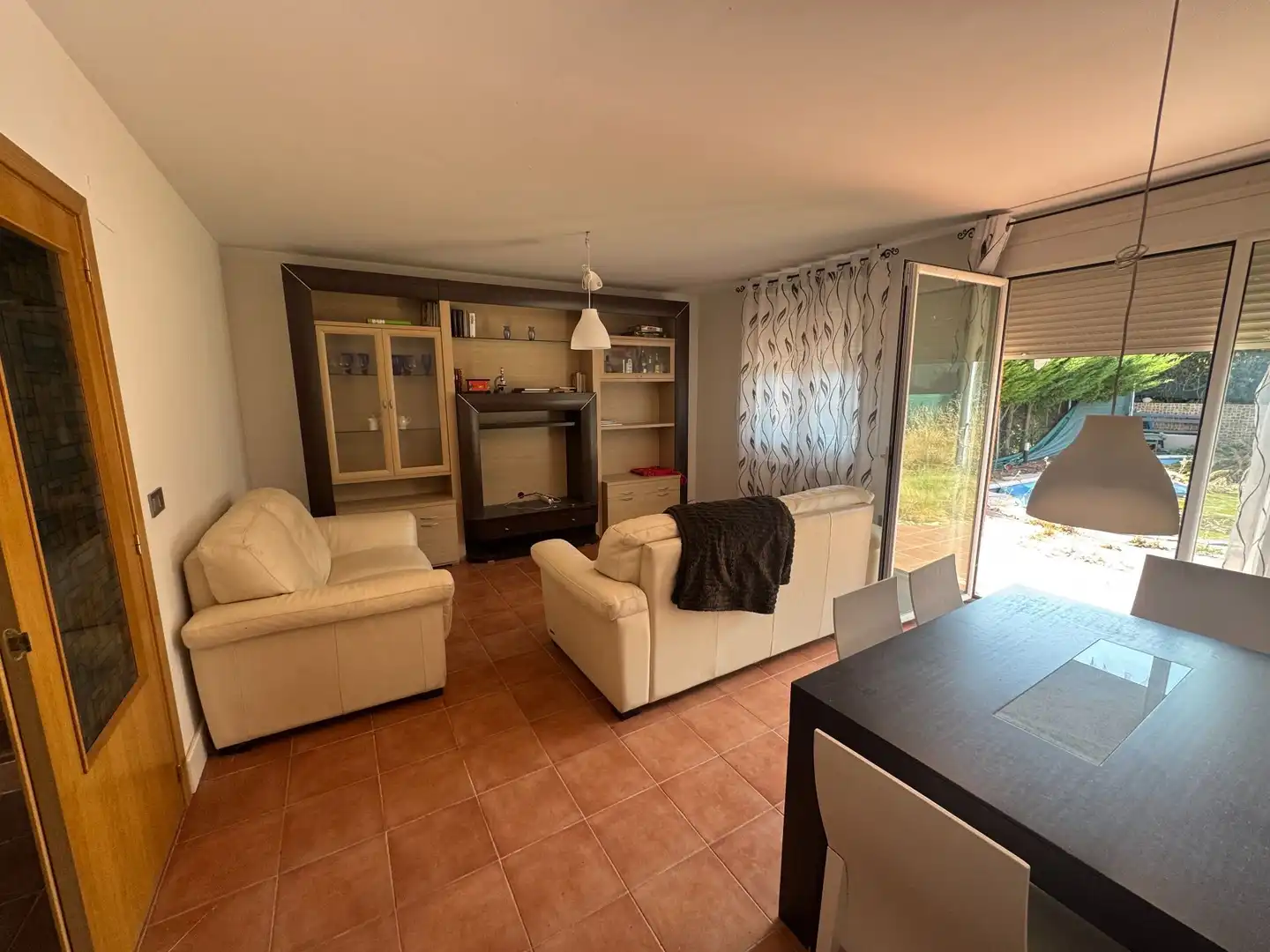 Sala de estar de Casa adosada en venta en Valladolid con Jardín privado, Terraza y Trastero