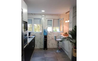 Kitchen of Flat for sale in Salamanca Capital  with Balcony