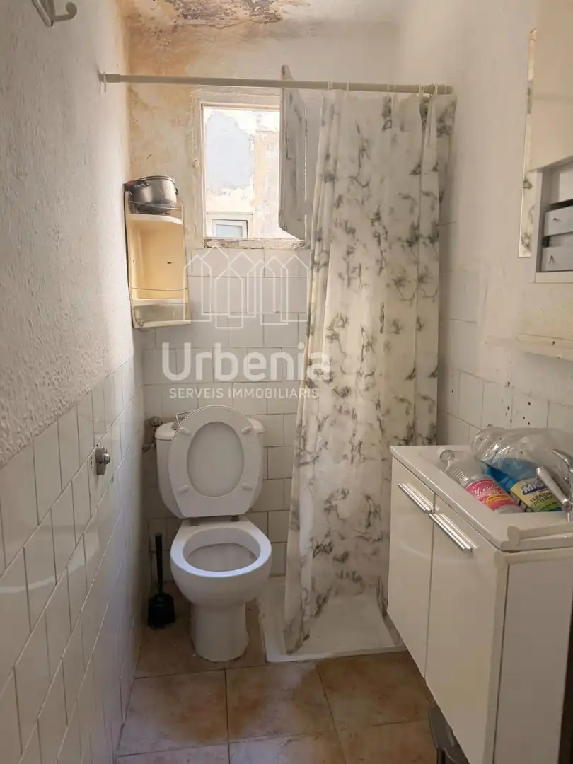 Badezimmer von Dachboden zum Verkauf in Mataró mit Terrasse