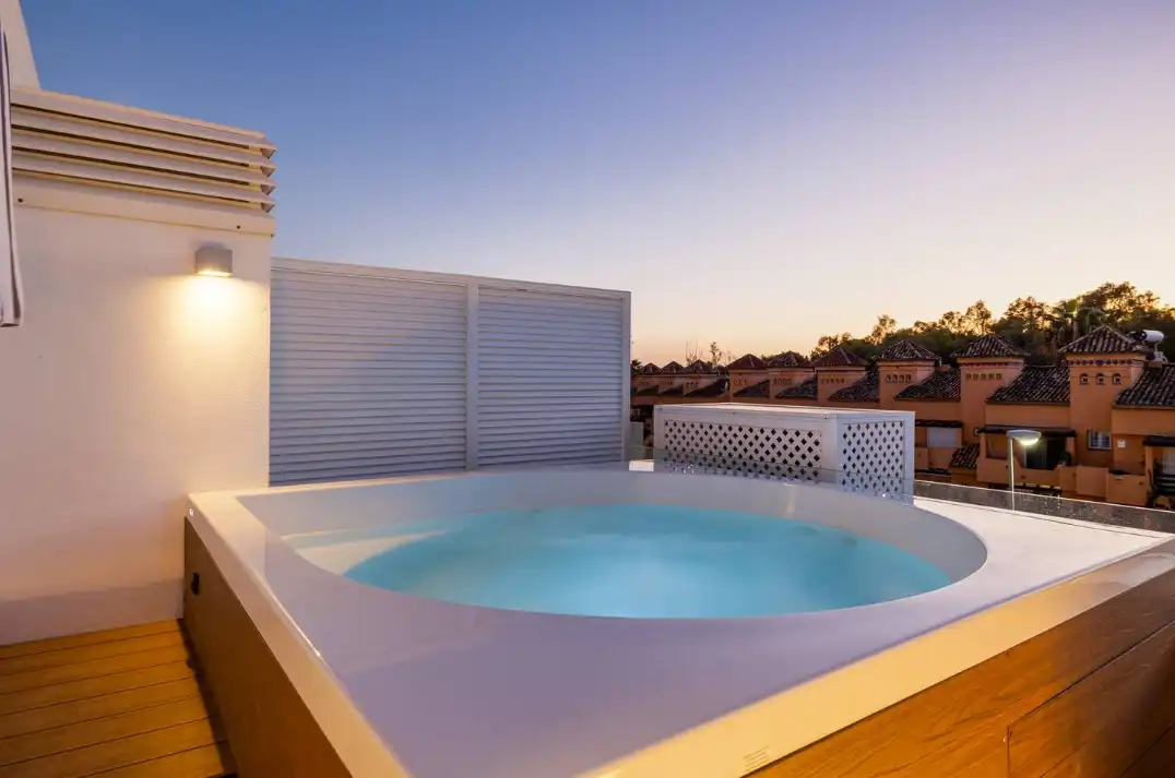 Terrassa de Casa adosada de lloguer en Marbella amb Aire condicionat, Calefacció i Jardí privat