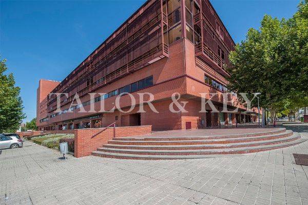 Local comercial en Alquiler en Calle Eje 8 en Ensanche de Vallecas - La Gavia