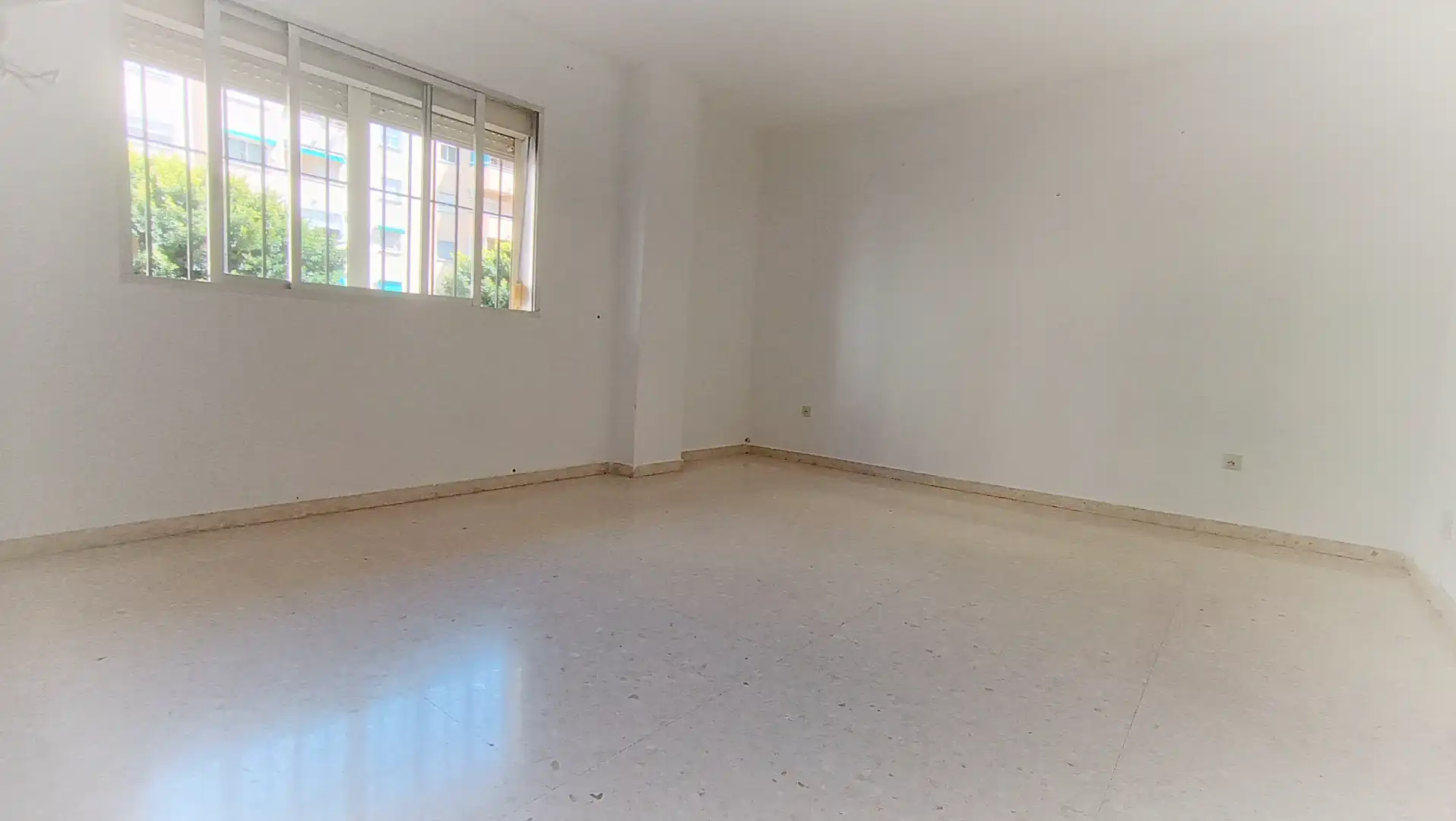 Bedroom of Flat for sale in Estepona  with Furnished