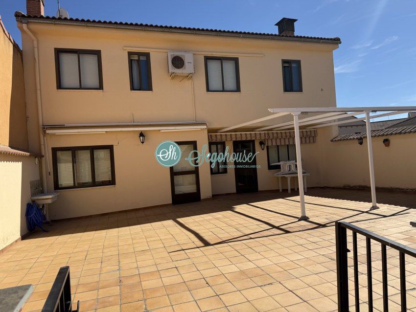Exterior view of House or chalet for rent in Valverde del Majano  with Heating, Terrace and Balcony
