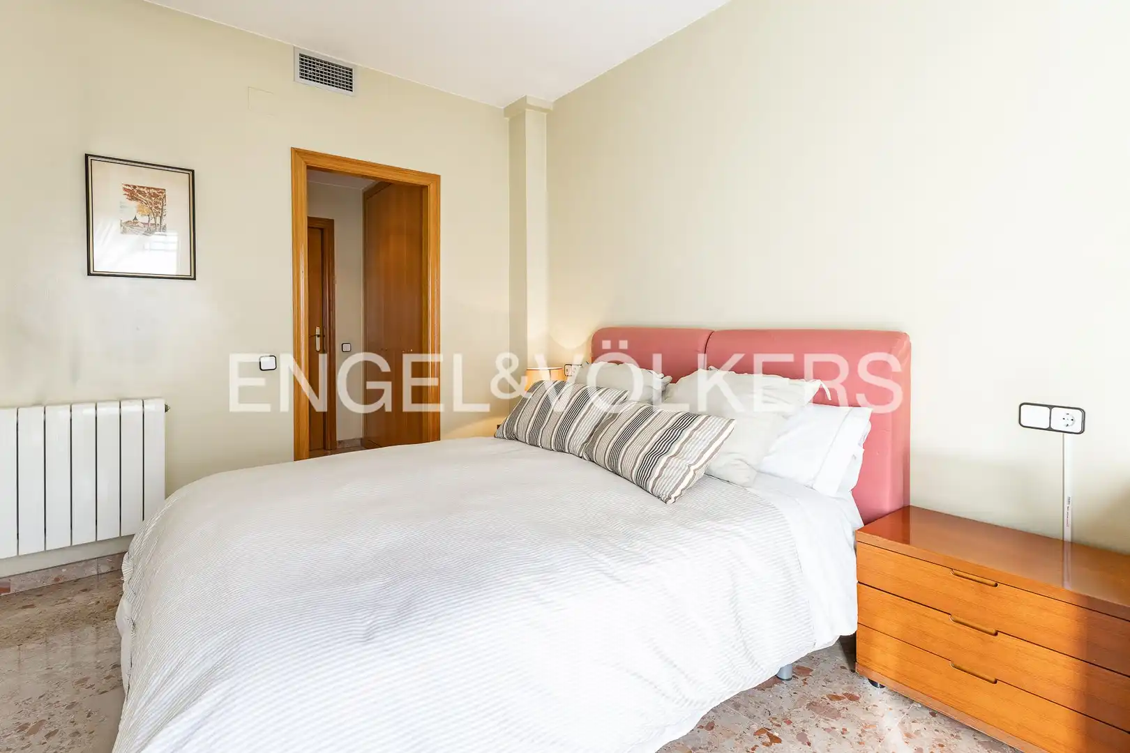 Habitación de Piso en venta en Terrassa con Aire acondicionado, Calefacción y Terraza