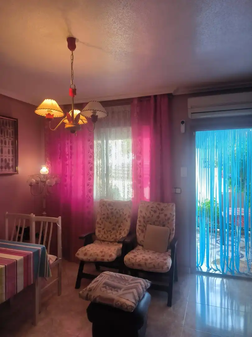 Sala d'estar de Casa o xalet en venda en Los Alcázares amb Aire condicionat, Terrassa i Moblat