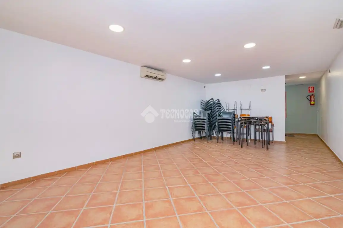 Casa adosada en venta en Loja con Trastero