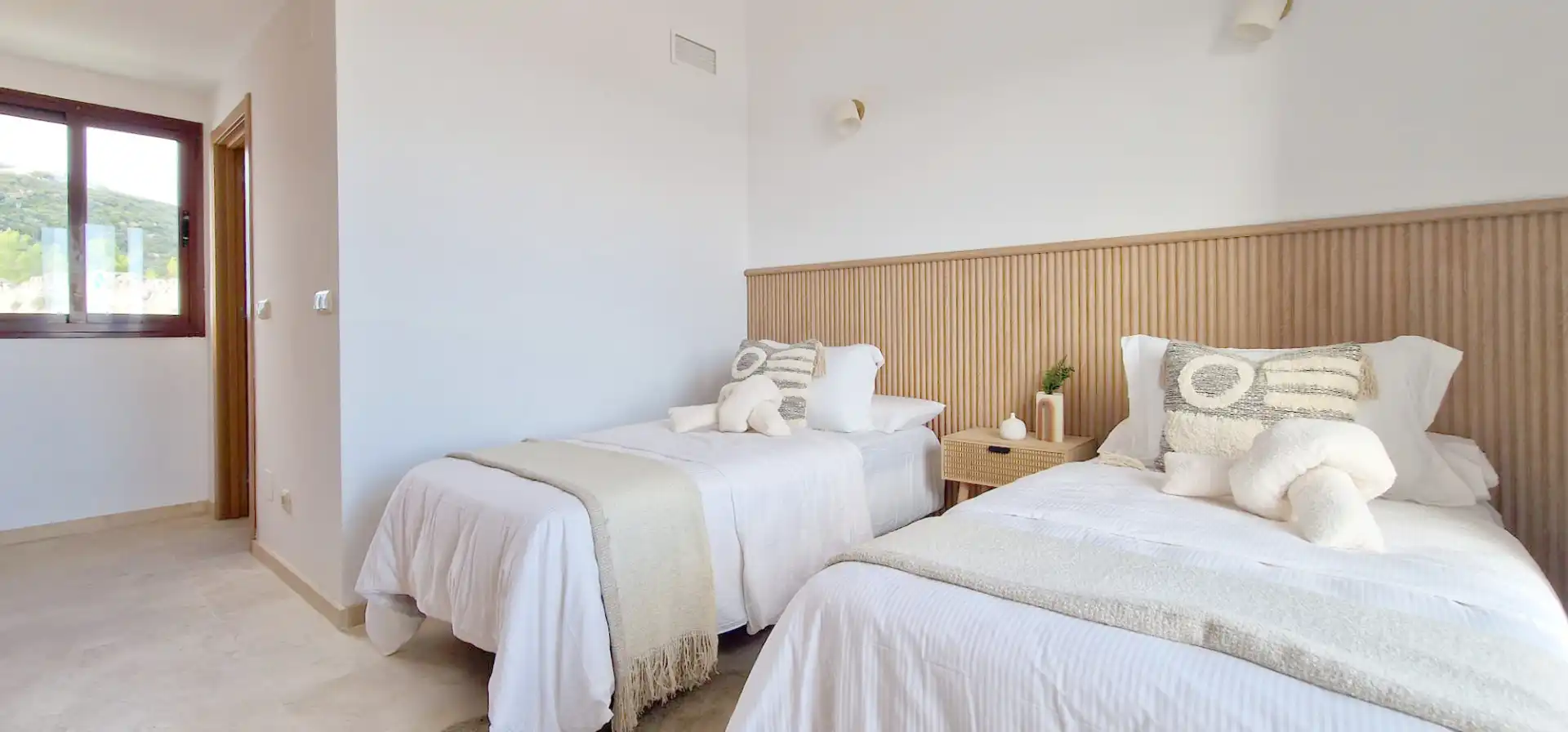 Habitación de Casa adosada en venta en Casares con Jardín privado, Terraza y Trastero