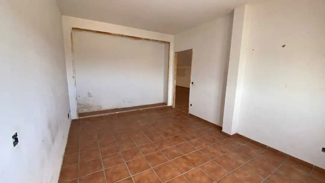 Casa adosada en venda en Tórtola de Henares amb Jardí privat, Terrassa i Balcó