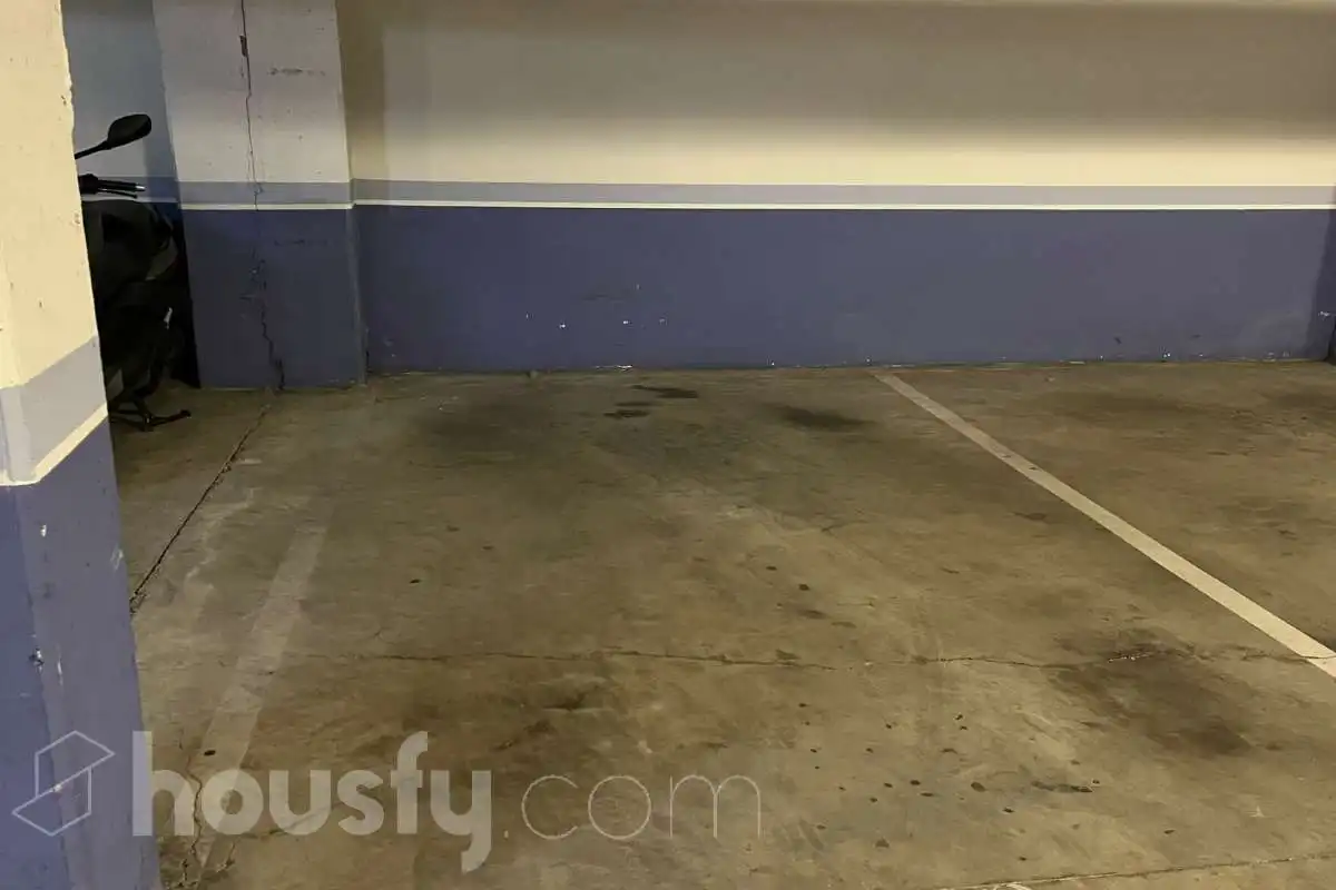 Parkplatz von Wohnung zur Miete in León Capital  mit Heizung, Parkett und Abstellraum