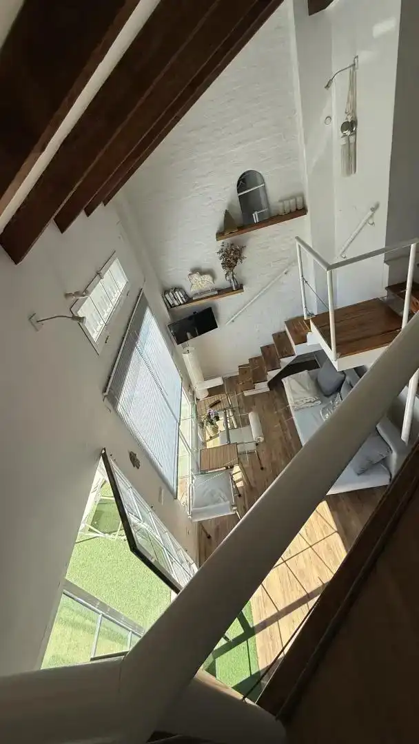 Wohnzimmer von Dachboden zur Miete in Valencia mit Klimaanlage, Parkett und Möbliert