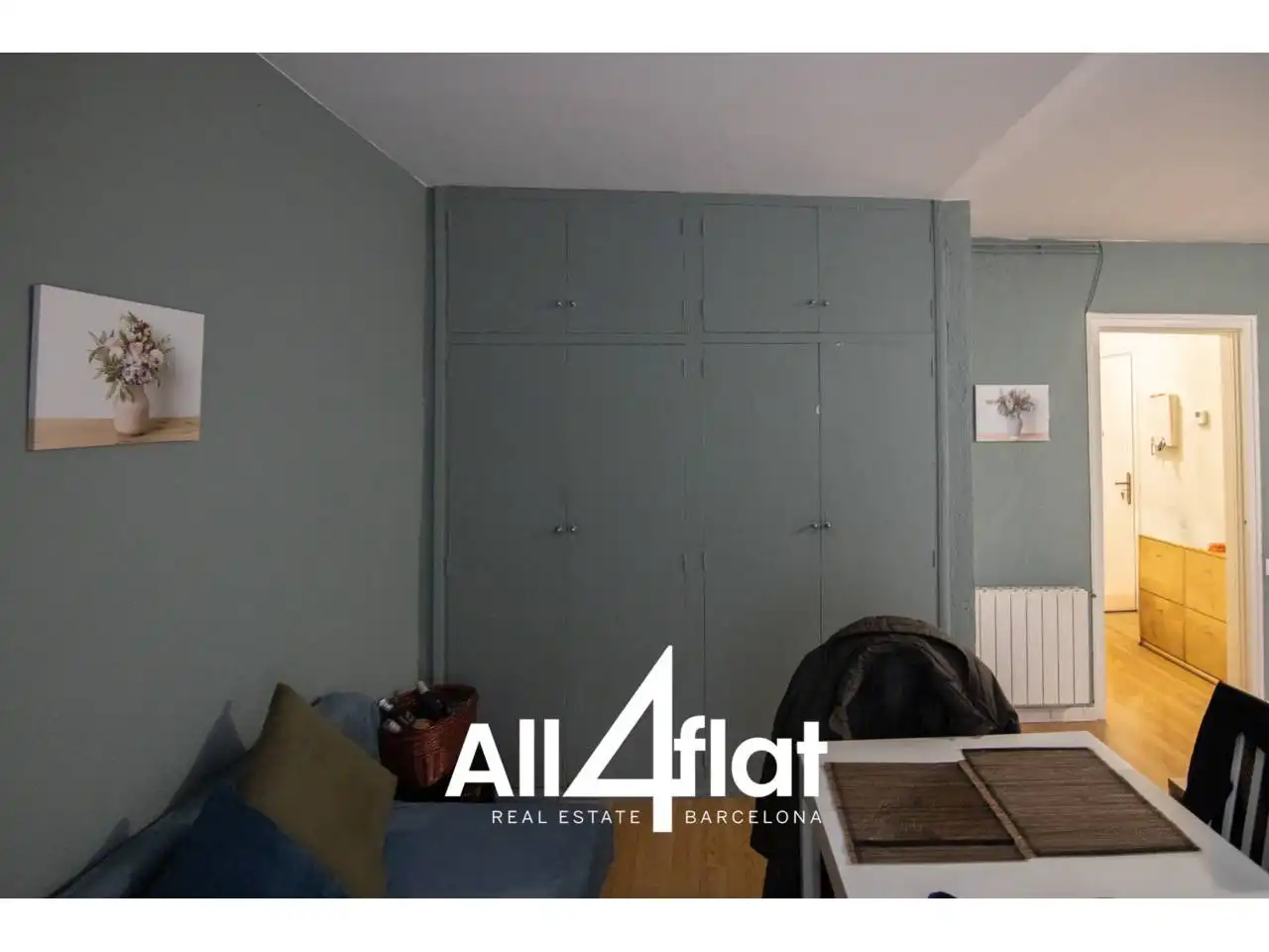 Bedroom of Apartments for sale in Barcelona  with Heating, Furnished and Balcony
