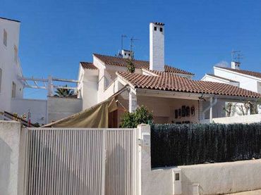 Casa aparellada en venda a C/ Eliseu Meifren