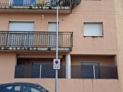 Vista exterior de Pis en venda en Santa Coloma de Farners amb Calefacció