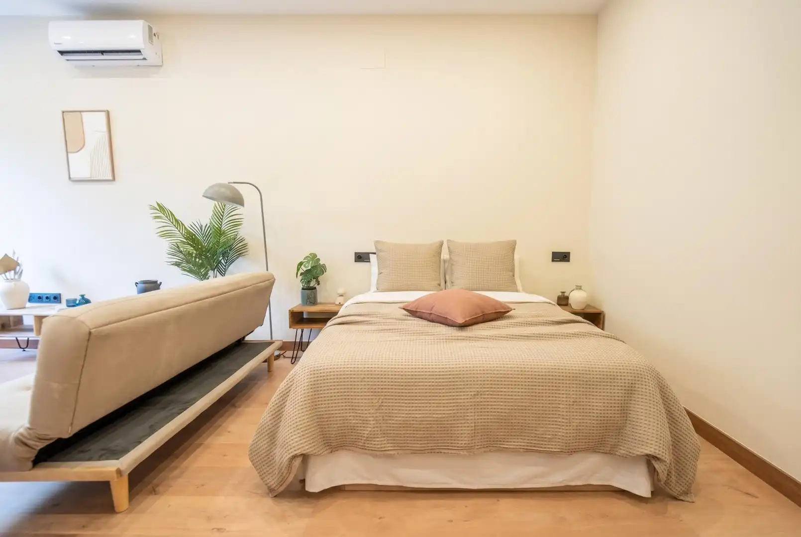 Habitación de Estudio en venta en Granada con Aire acondicionado, Calefacción y Amueblado