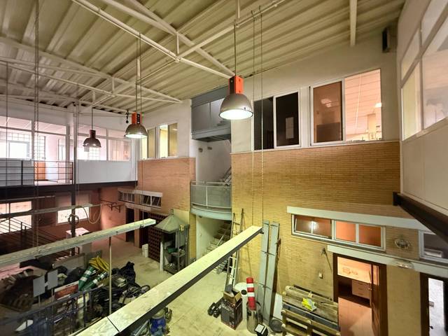 Edificio en Venta en Calle de la Amatista en Cañero