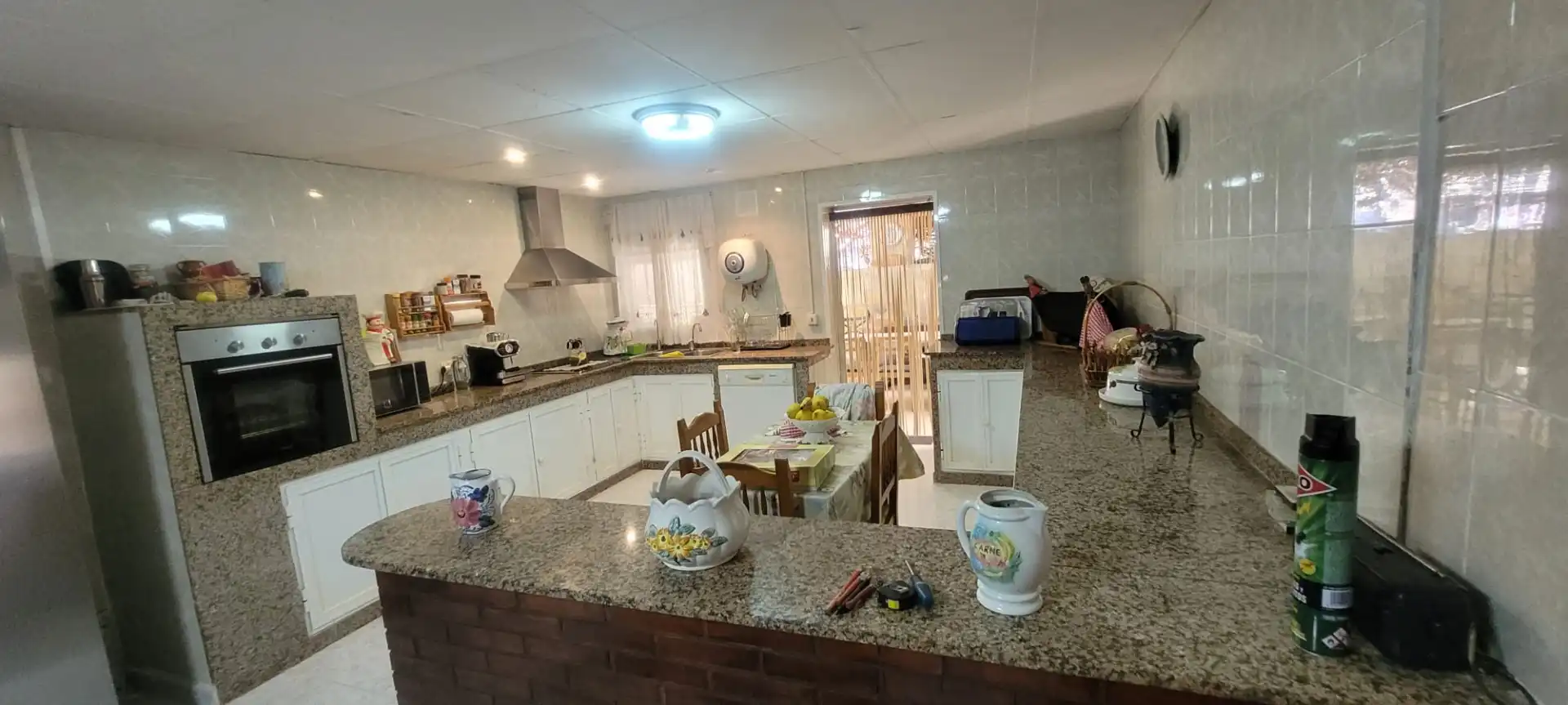 Cuina de Casa o xalet en venda en Algeciras amb Aire condicionat, Jardí privat i Terrassa
