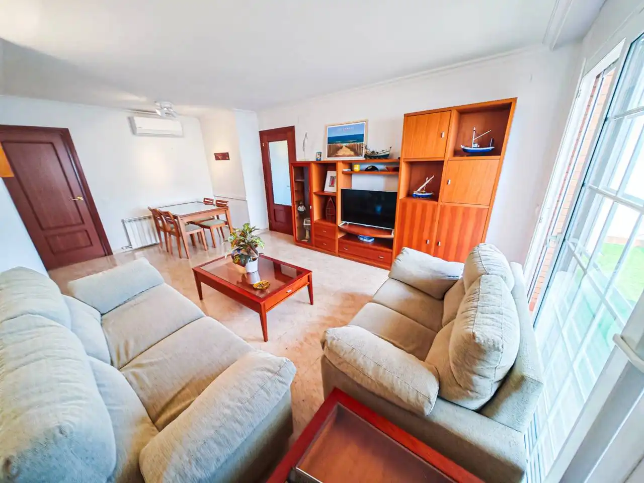Sala d'estar de Pis de lloguer en Cambrils amb Aire condicionat, Calefacció i Terrassa