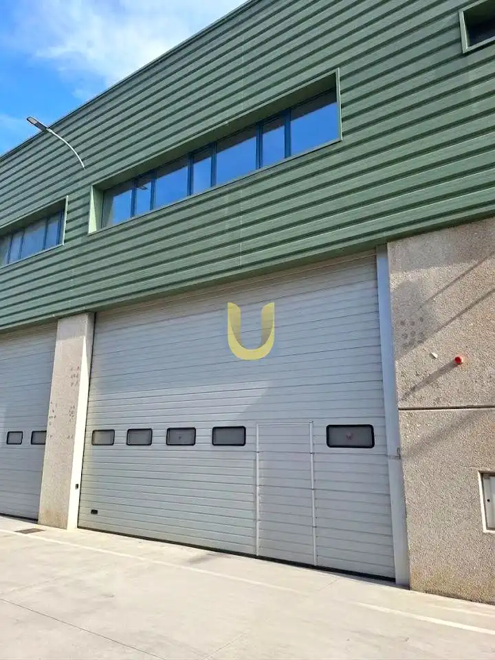 Außenansicht von Fabrikhallen zur Miete in Madrid