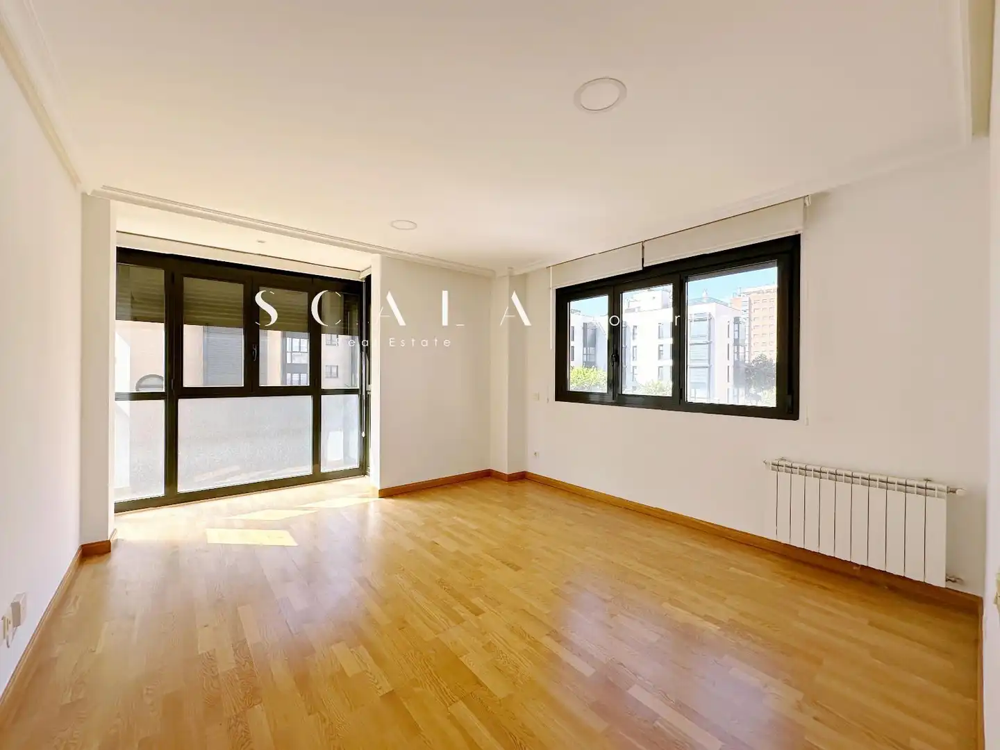 Schlafzimmer von Wohnung zur Miete in Madrid mit Klimaanlage, Heizung und Parkett