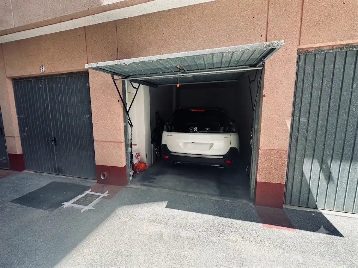 Parkplatz von Wohnung zur Miete in Santa Pola mit Klimaanlage, Terrasse und Möbliert