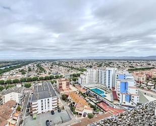 Vista exterior de Estudi en venda en Empuriabrava amb Aire condicionat i Terrassa