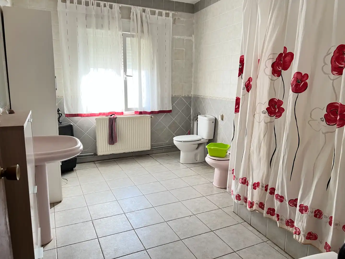 Badezimmer von Haus oder Chalet zum Verkauf in Puerto Lápice mit Klimaanlage, Heizung und Privatgarten