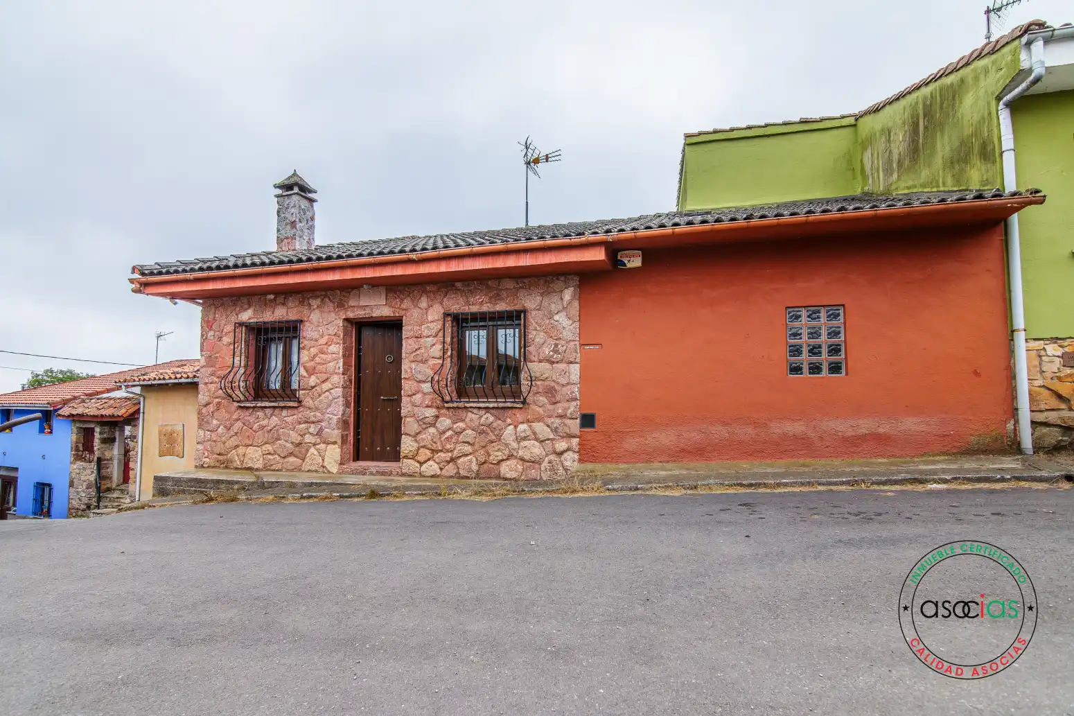 Vista exterior de Casa adosada en venta en Proaza con Calefacción y Trastero