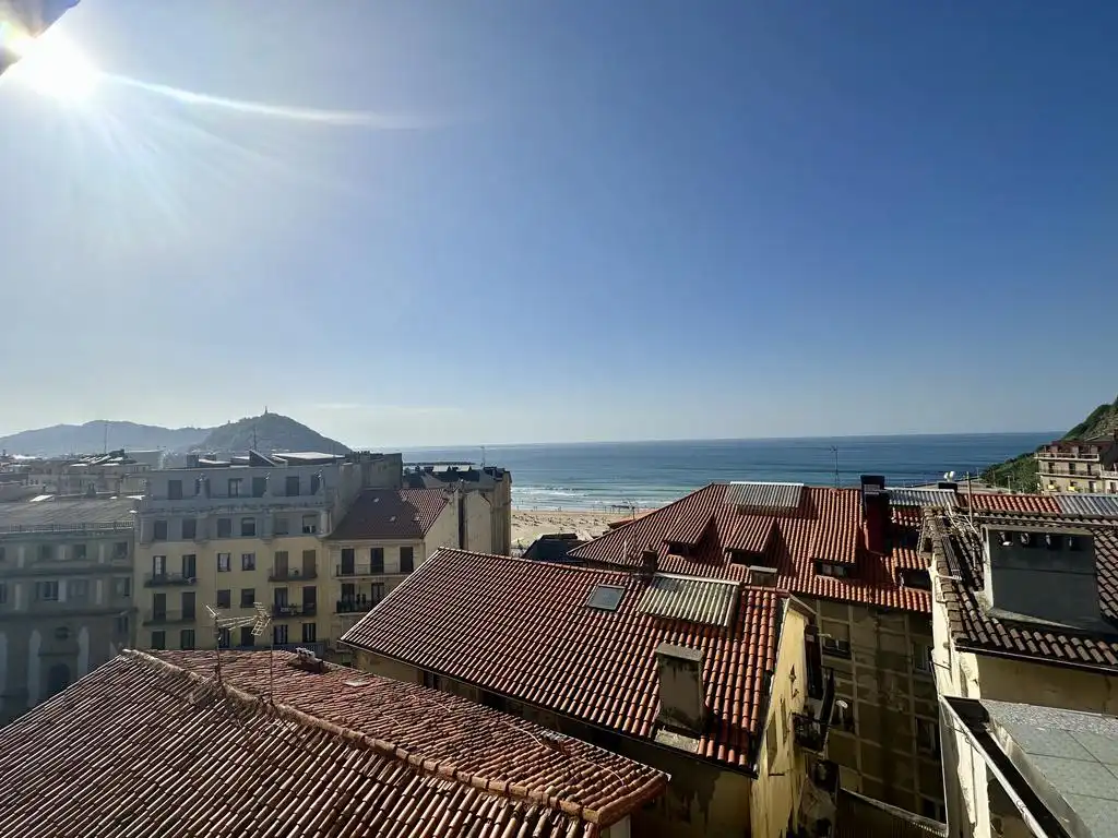 Exterior view of Flat for rent in Donostia - San Sebastián   with Heating, Parquet flooring and Terrace