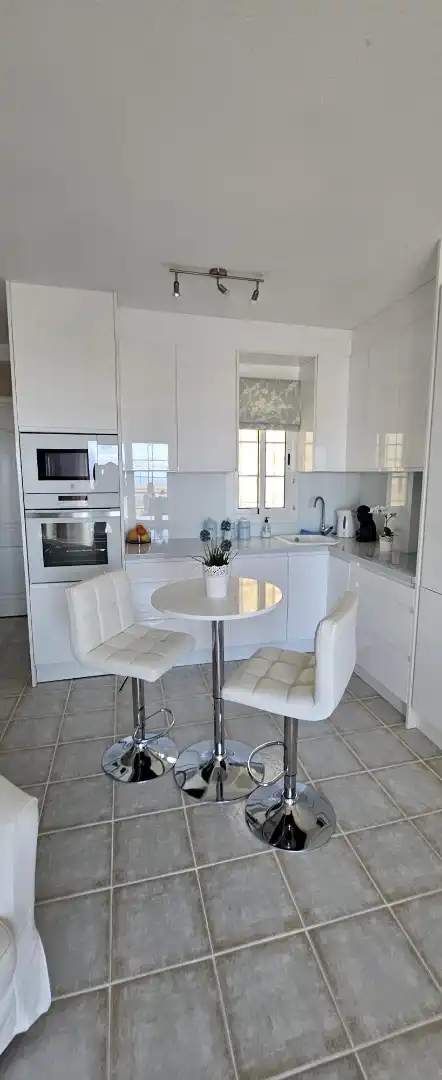 Küche von Wohnung zum Verkauf in Arona mit Privatgarten, Möbliert und Ofen