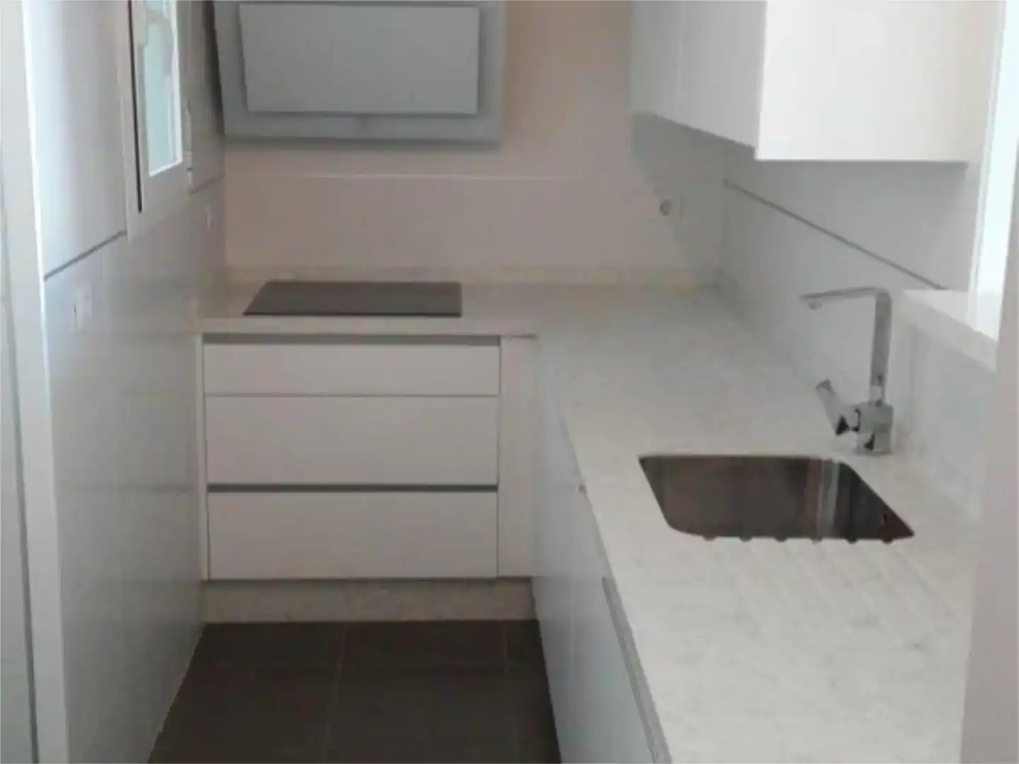 Cuina de Dúplex de lloguer en Carboneras amb Aire condicionat, Piscina i Moblat