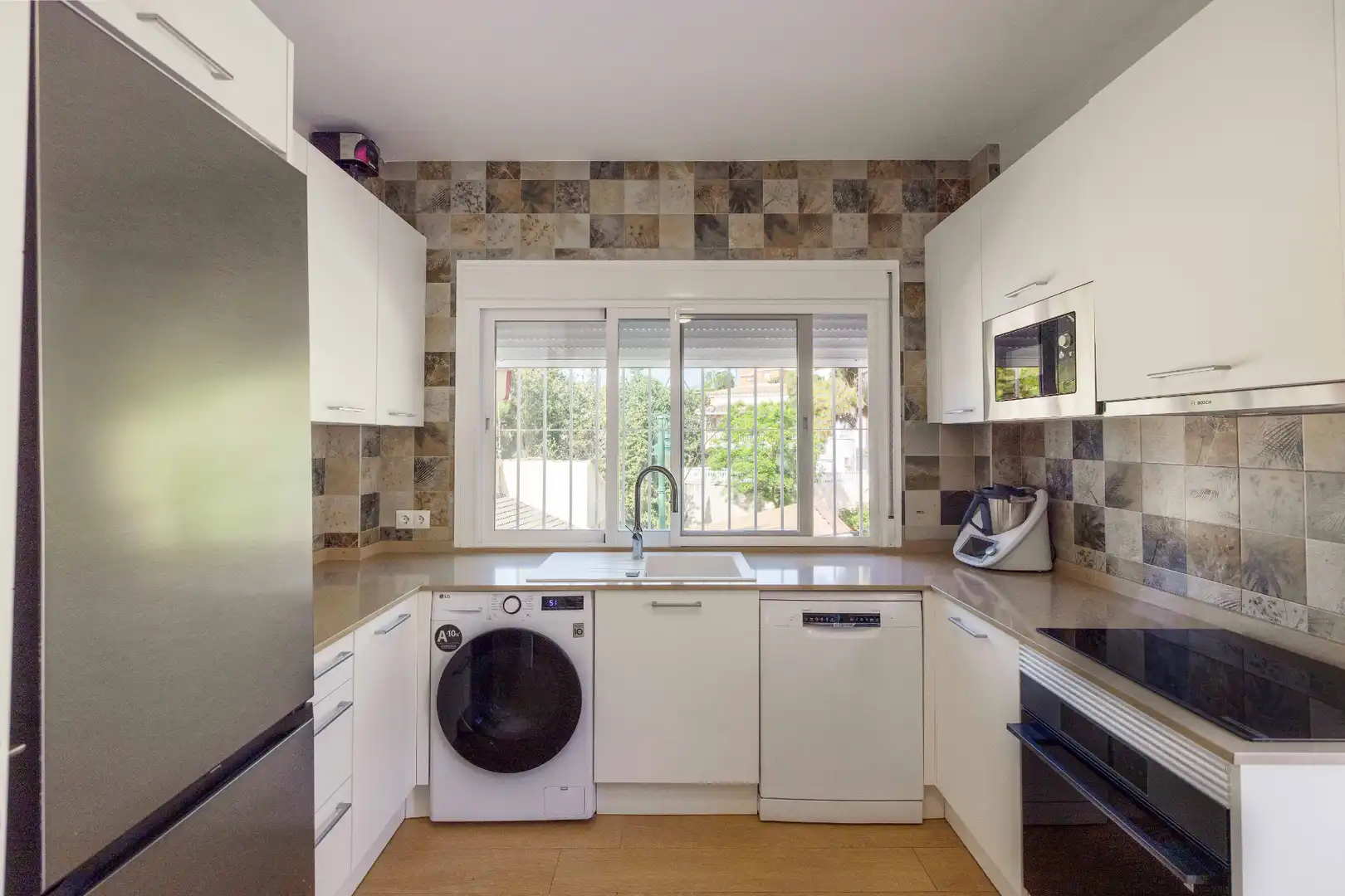 Kitchen of Houses for sale in Málaga  with Air Conditioner, Heating and Private garden