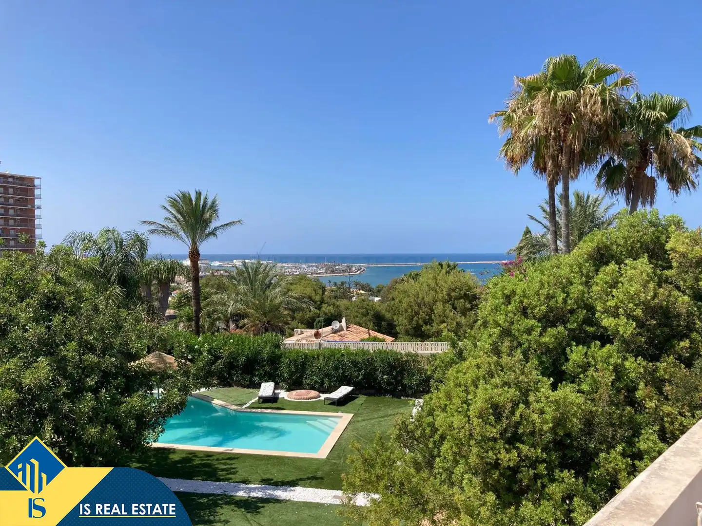 Detached house with pool for sale in Centro Urbano