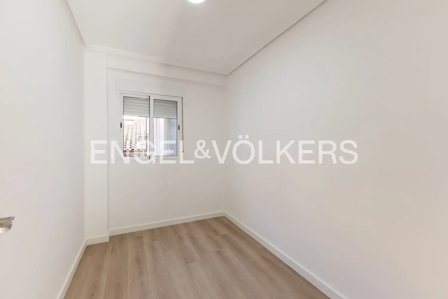 Habitación de Piso en venta en Valencia con Calefacción y Balcón