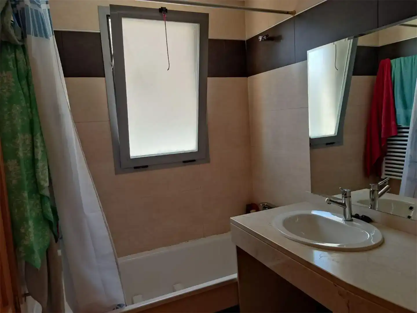 Bany de Pis de lloguer en  Granada Capital amb Aire condicionat i Piscina