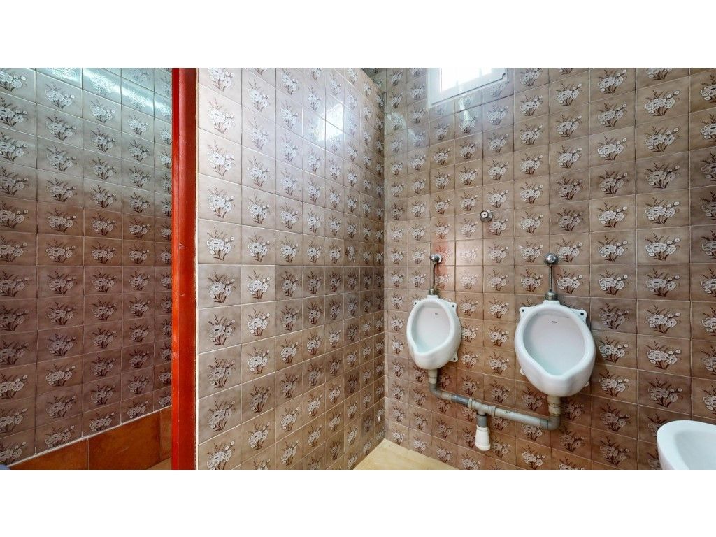 Bany de Local en venda en Llíria