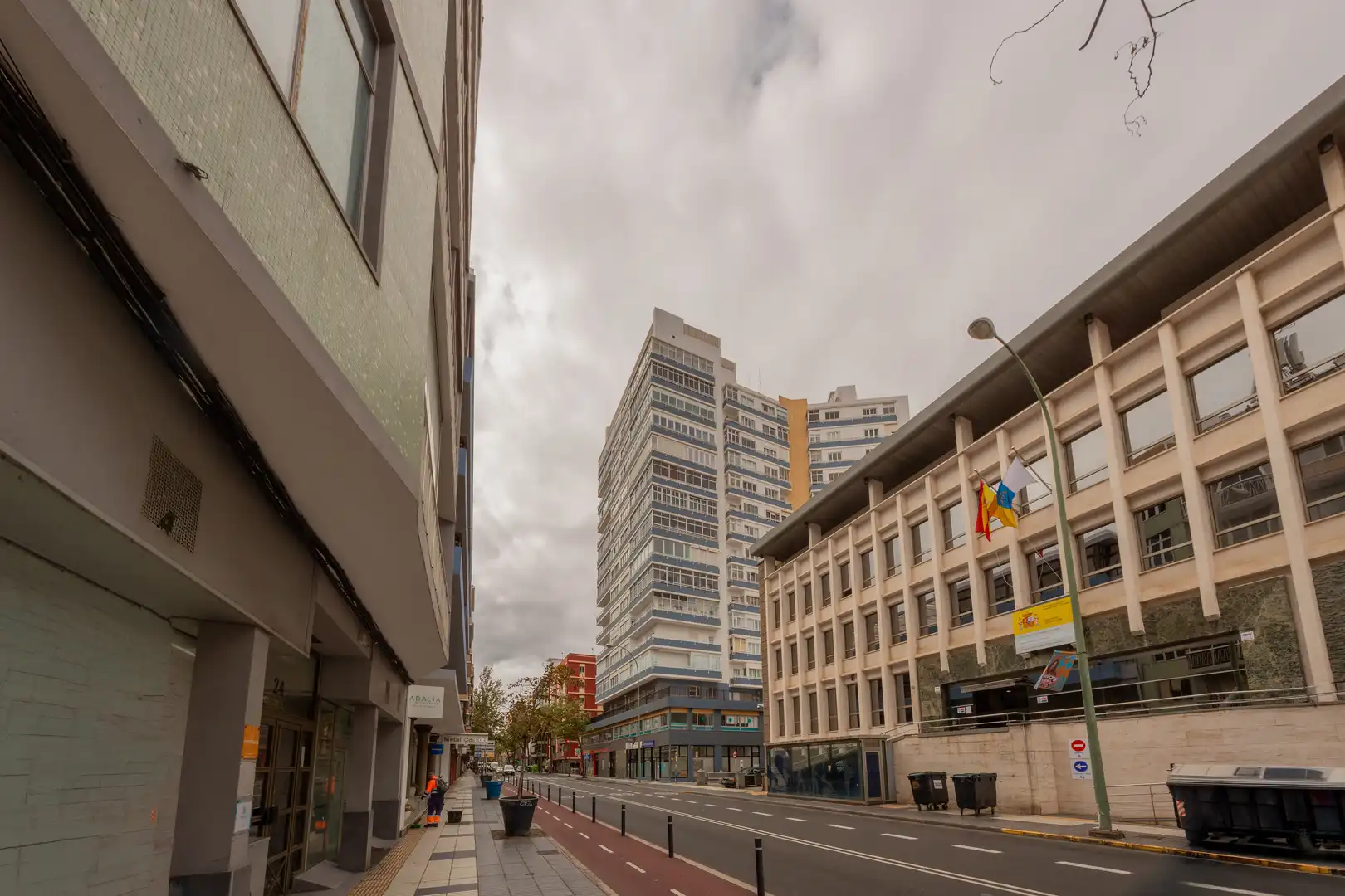 Vista exterior de Pis en venda en Las Palmas de Gran Canaria amb Moblat i Balcó