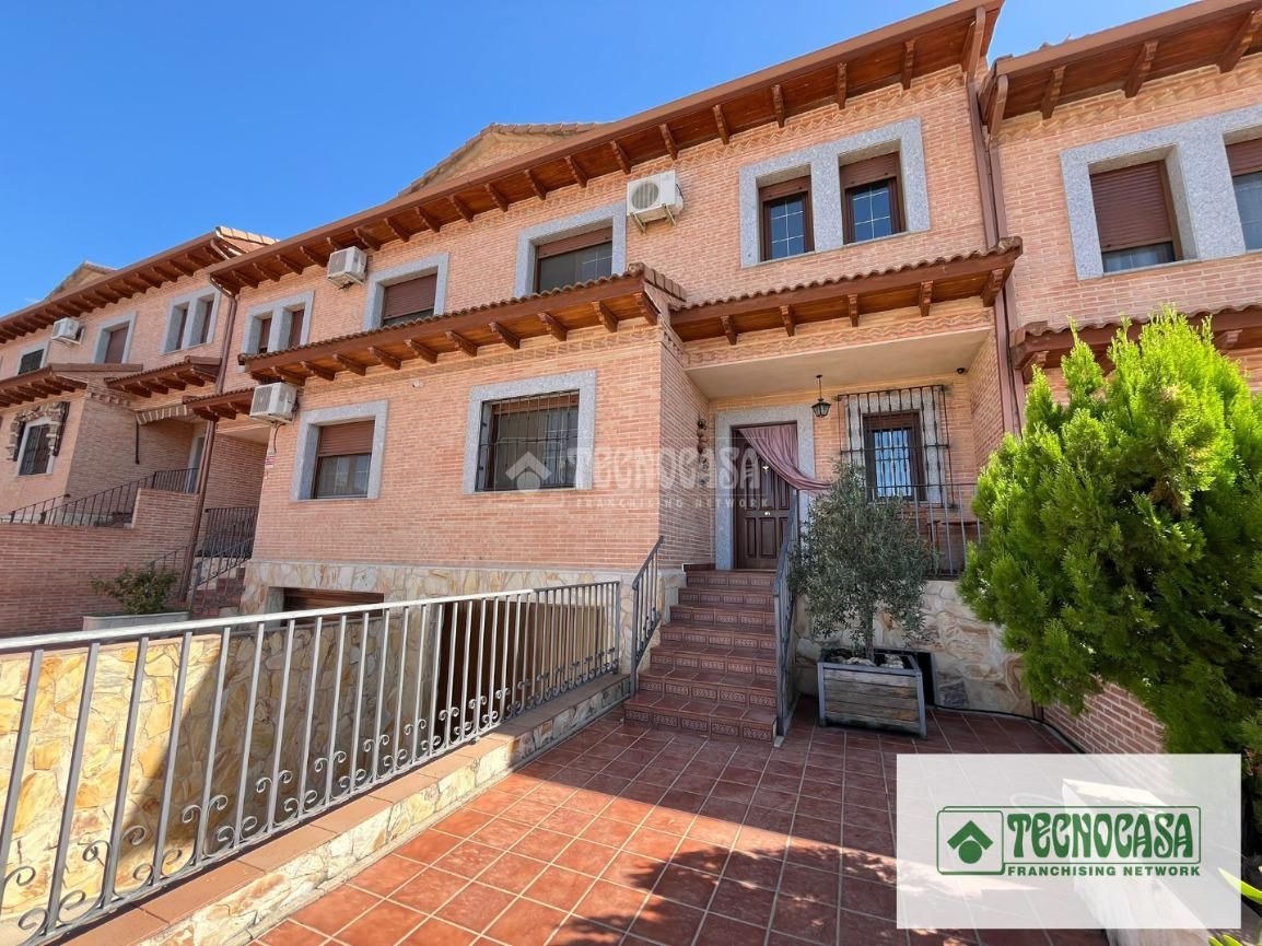 Casa adosada en venta