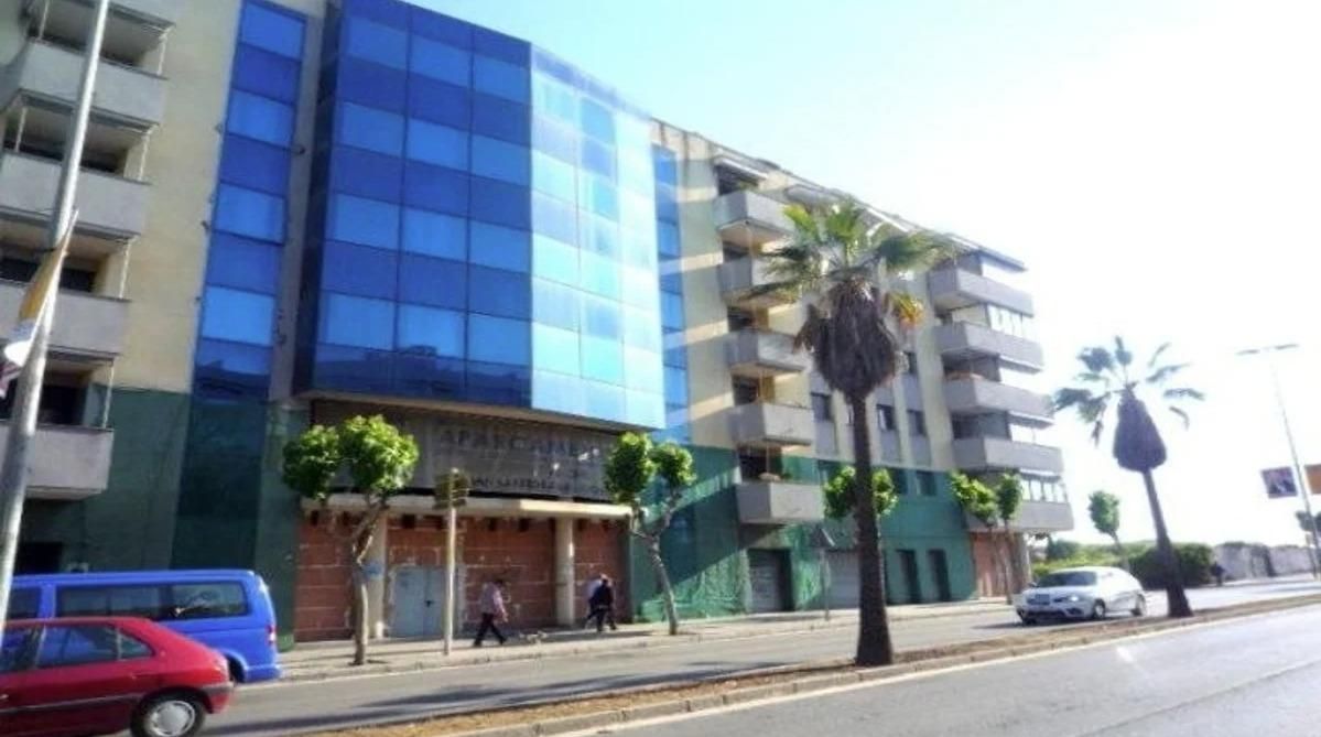 Vista exterior de Edifici en venda en Vilanova i la Geltrú