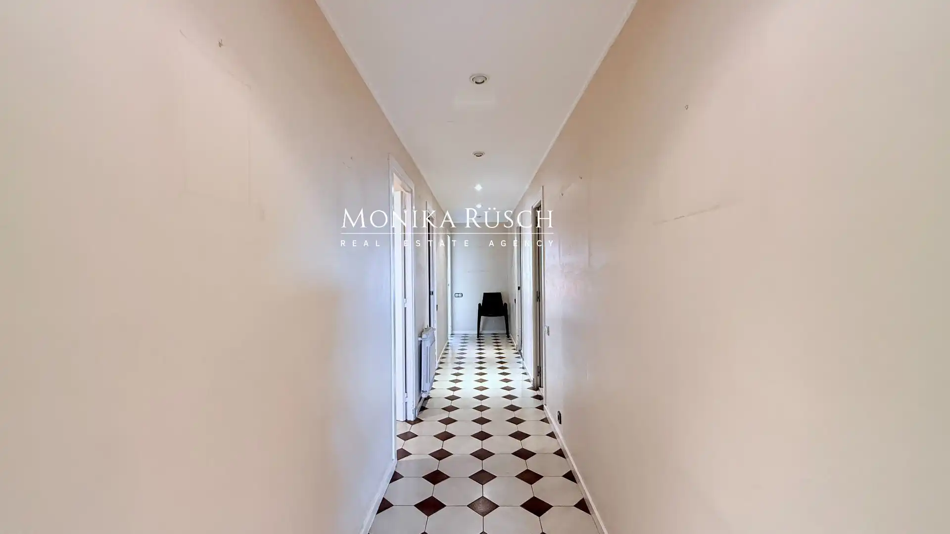 Piso en venta en Barcelona con Calefacción, Terraza y Trastero