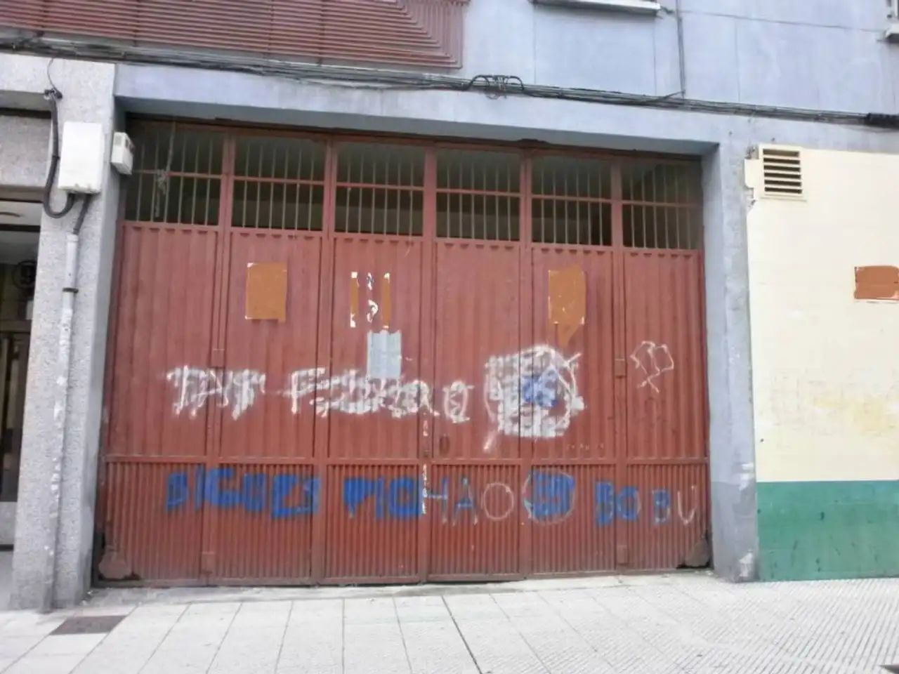 Local comercial en venta en Milán - Pumarín - Teatinos