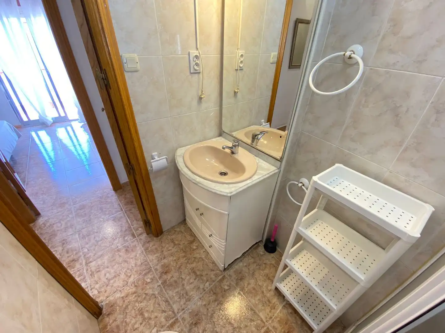 Room in Calle de Pedro Laborde, 10, Portazgo