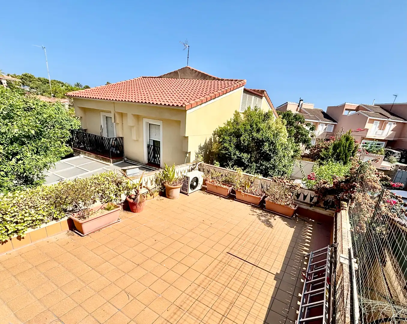 Terrassa de Casa o xalet en venda en Alicante / Alacant amb Aire condicionat, Calefacció i Jardí privat