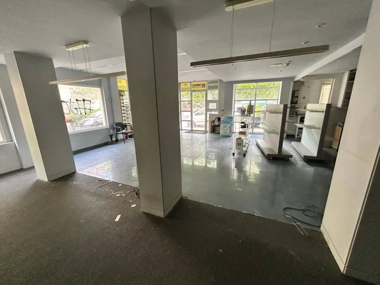 Local comercial en venda a Calle RIO DEBA, CALLE DEL 6